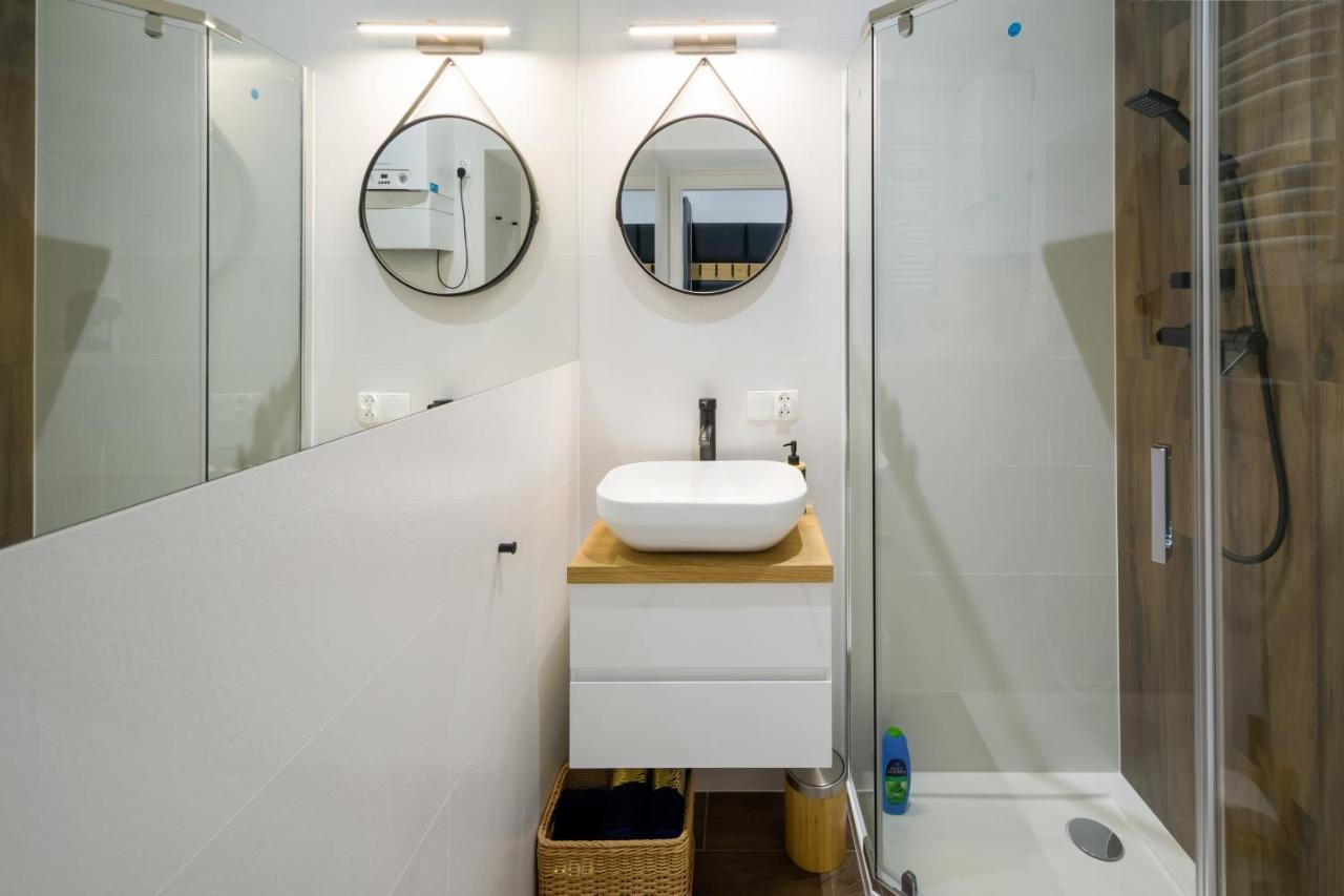 Powisle 4 By Homeprime Cracovie Extérieur photo
